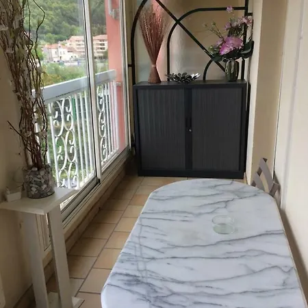 Le Riviera Apartment *